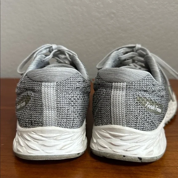 New Balance Fresh Foam Arishi Gray & White Running Shoes Size 8.5 - Picture 4 of 8